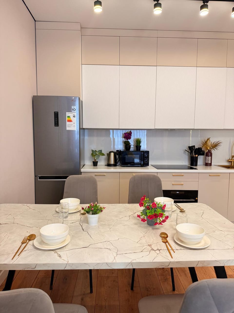 Coffee/tea facilities, Dining area