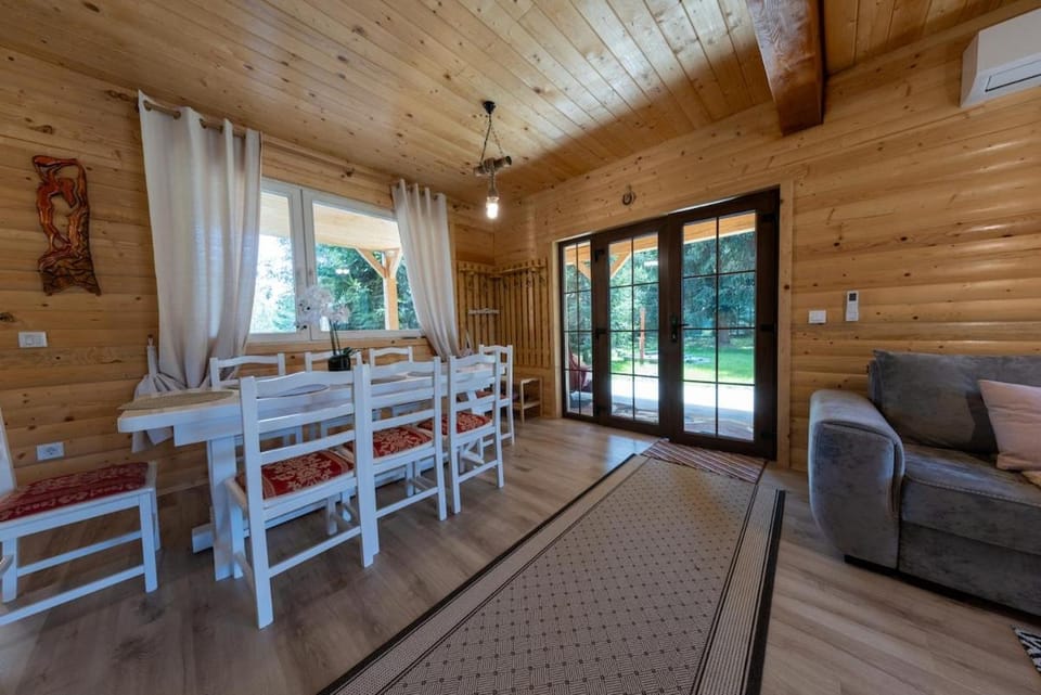 DB Forest Resort 4 House in Romania