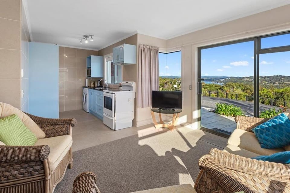 FABULOUS HOLIDAY HOME WITH VieW House in Paihia