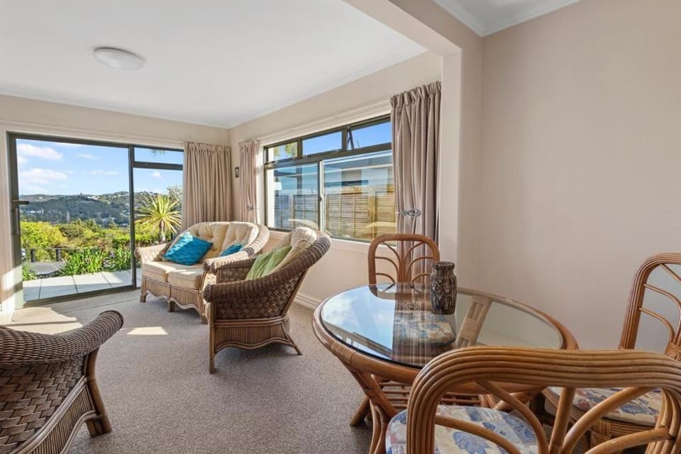 FABULOUS HOLIDAY HOME WITH VieW House in Paihia