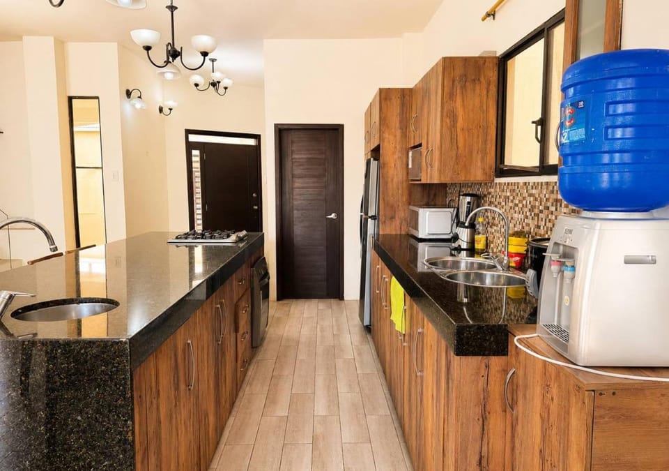 Coffee/tea facilities, Kitchen or kitchenette, dishwasher, minibar, pet friendly, stove