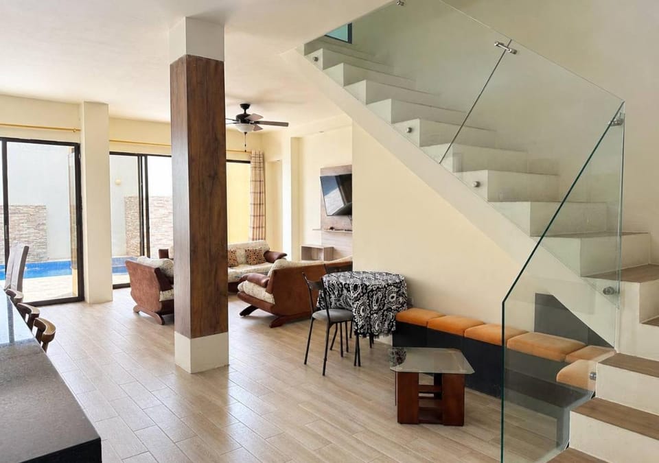 Living room, Seating area, Dining area