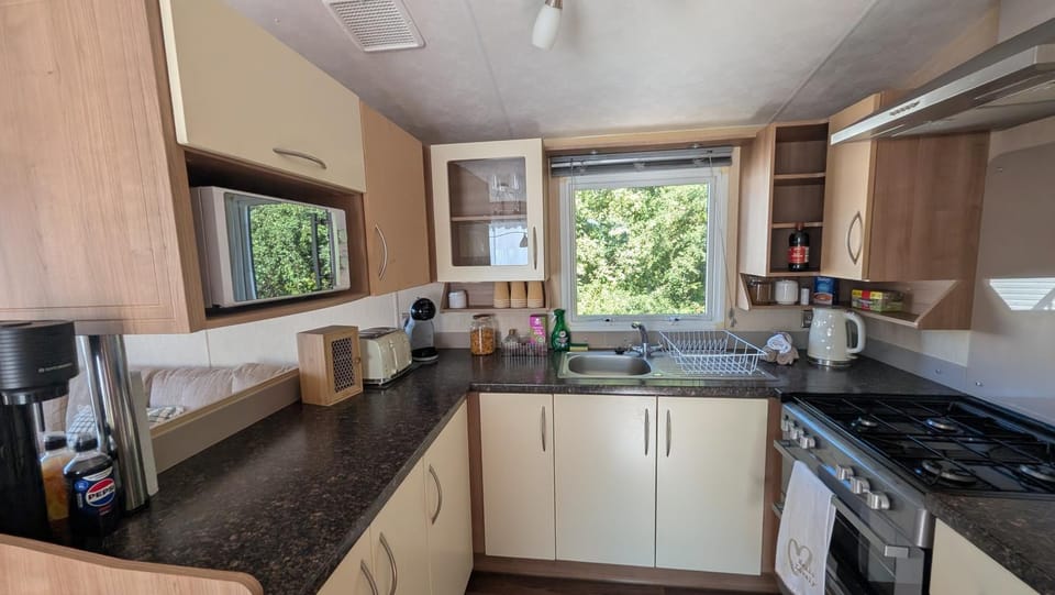 Shore&Meadow Holiday Lets - Luxury 6 berth caravan House in Morecambe