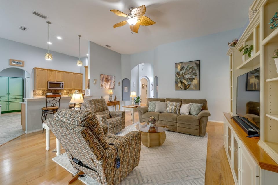 Remote Work Extended Retreat Near Theme Parks! House in Lake Wales