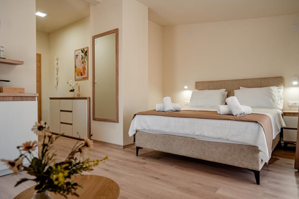 Bed, Photo of the whole room, Bedroom, towels, wardrobe