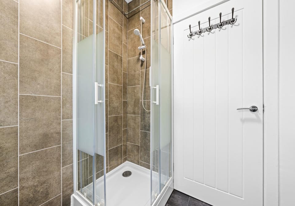Sempie Apartment by Klass Living Hamilton Apartment in Hamilton