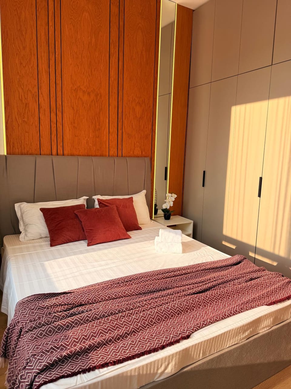 Bed, Photo of the whole room, Bedroom, wardrobe