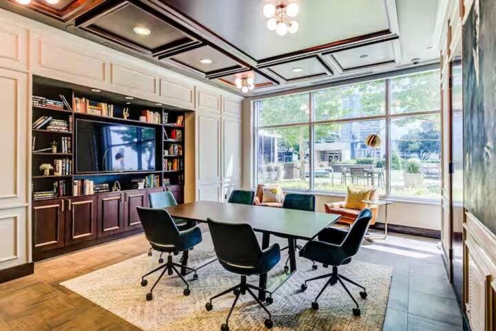 Skyview Downtown All Glass 1 Bedroom Cozy Apartment Apartment in Dallas