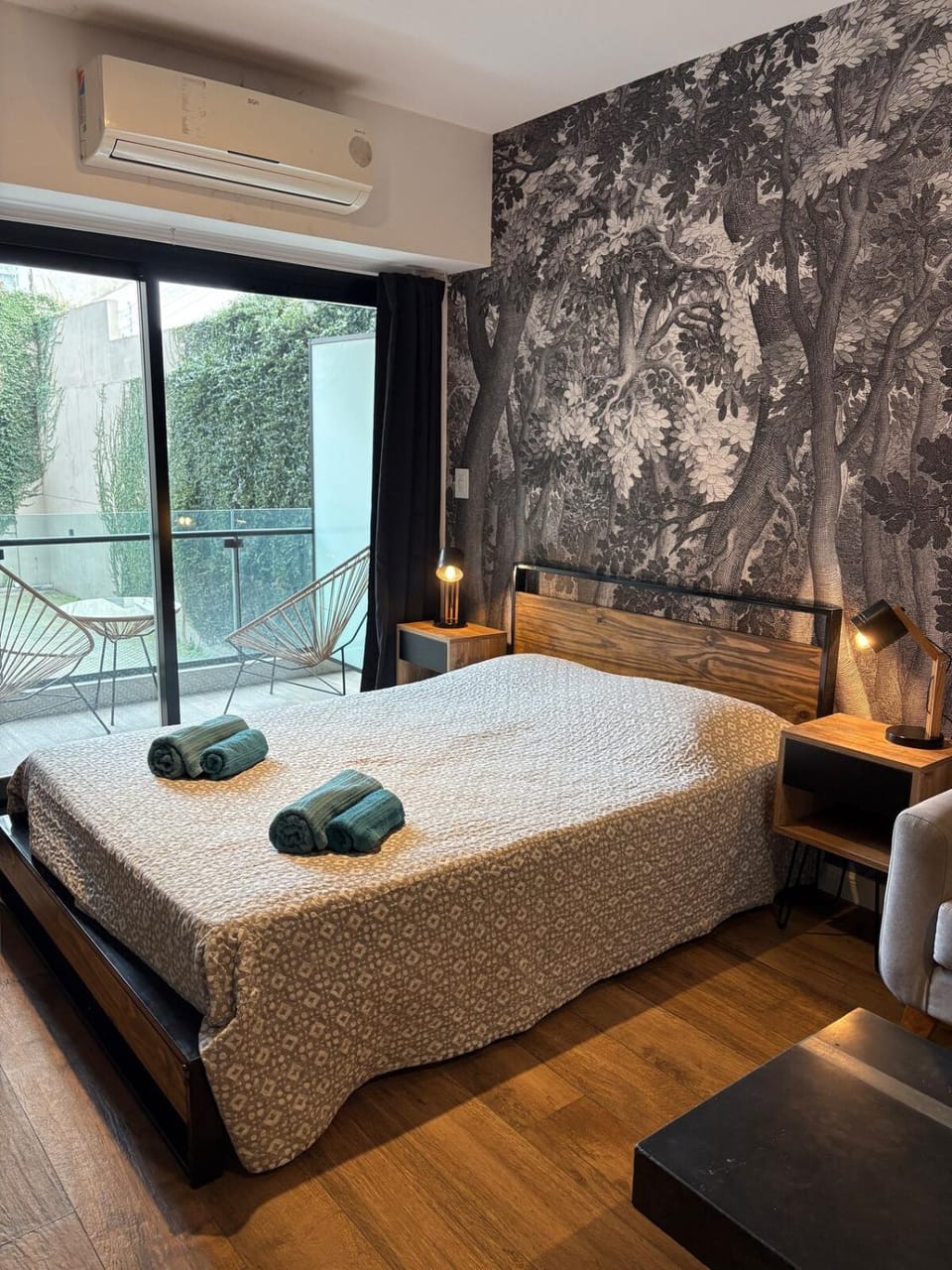 Bed, Photo of the whole room, Bedroom, air conditioner