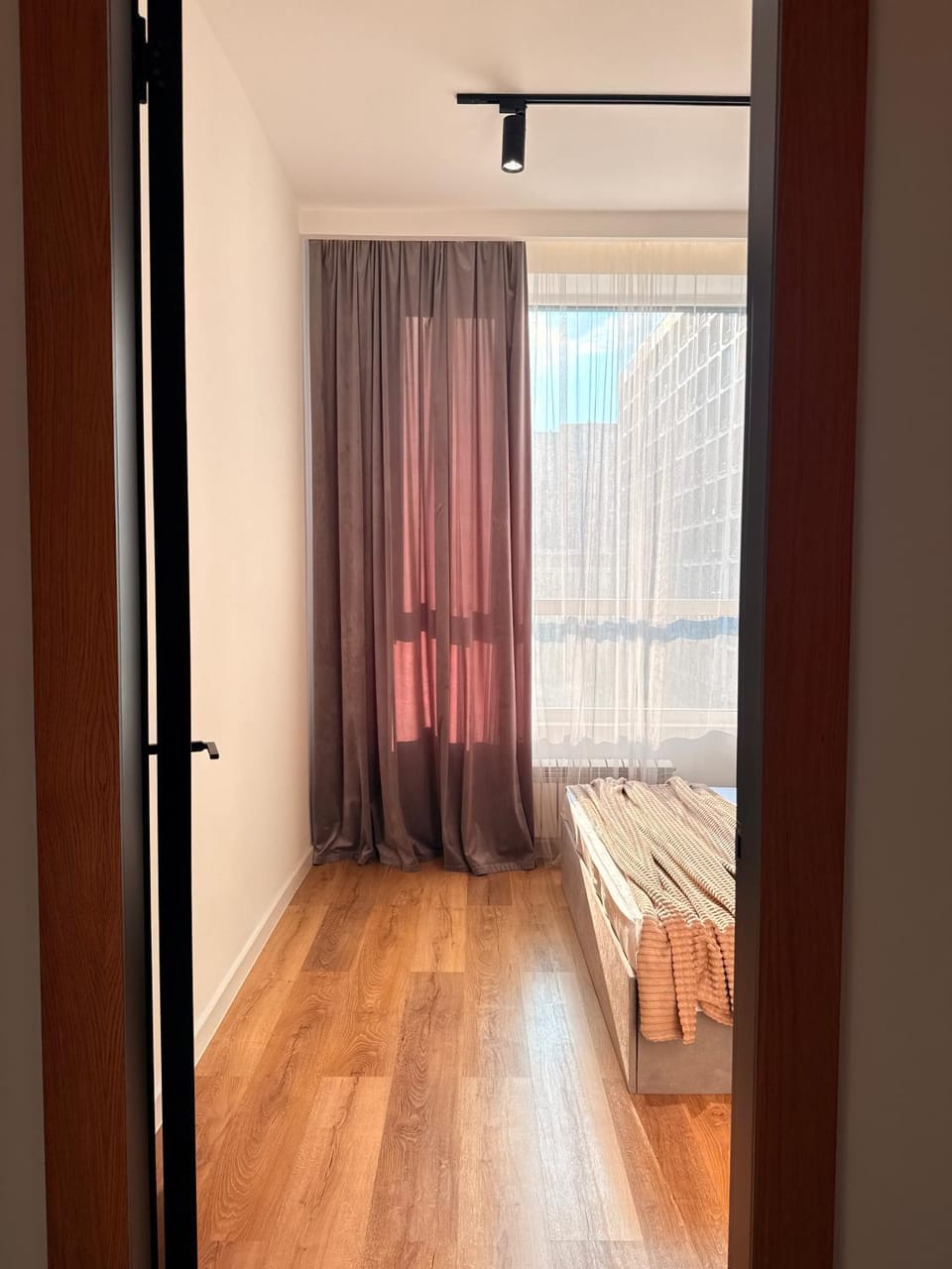 Bed, Living room, Photo of the whole room, Seating area, Bedroom