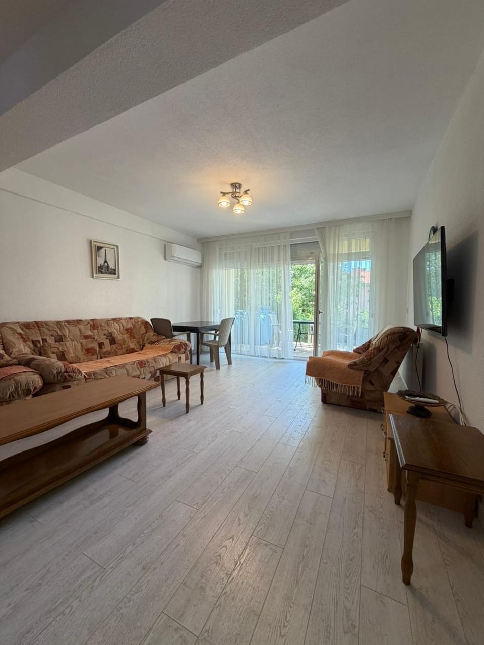 Roi house Apartment in Europe