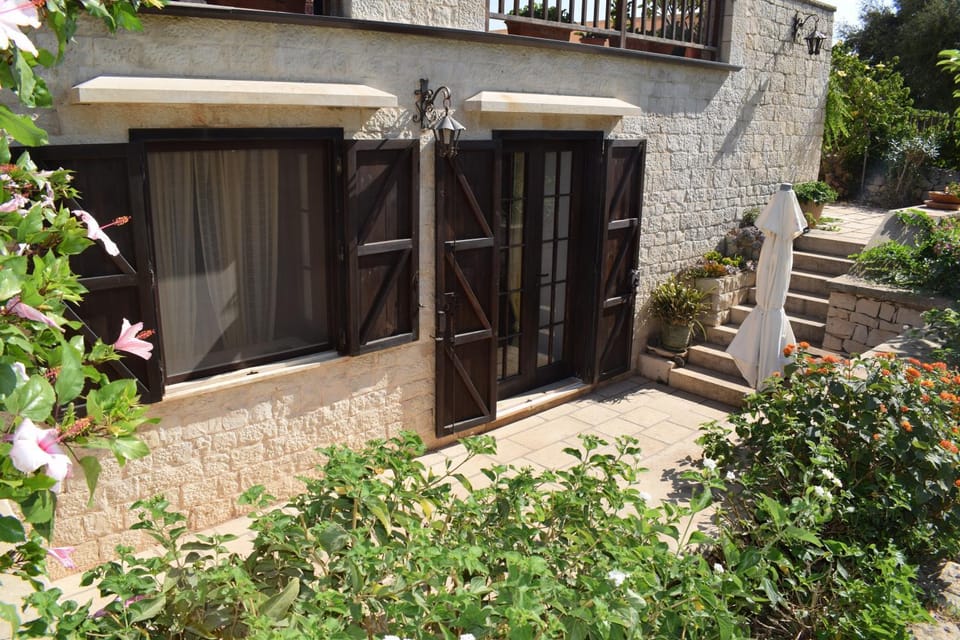 Property building, Day, Garden, Garden view, Garden view