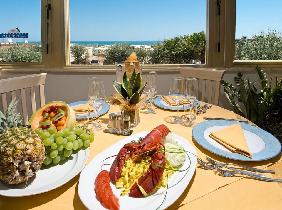 Dining area, Sea view