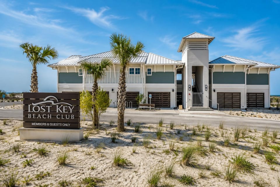 The Palm LK Private Beach Club 100"TV Villa in Perdido Key
