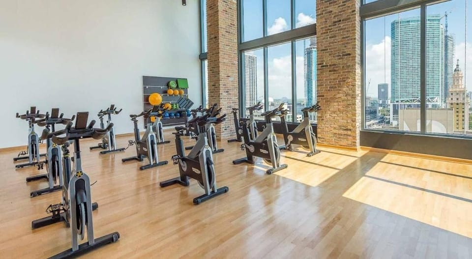 Luxury Downtown Miami Retreat 32nd floor Apartment in Miami