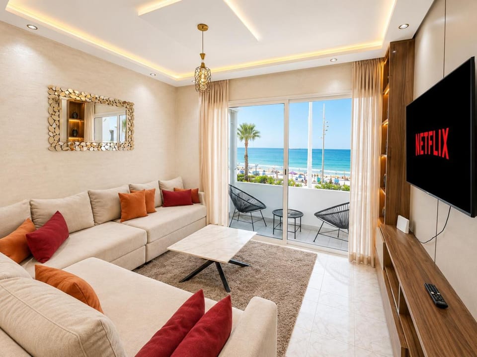 Beach Front Balcony - Wifi, Parking and Paid Piscine Apartment in Tangier
