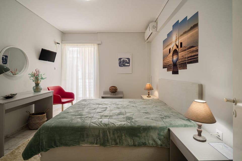 Bed, TV and multimedia, Photo of the whole room, Bedroom, air conditioner