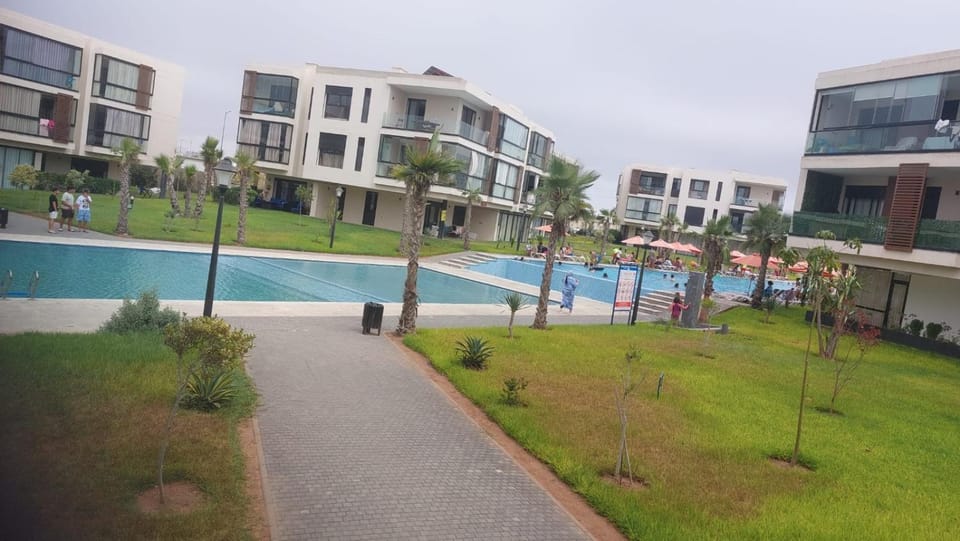 Appartement privée dans un domaine résidentiel sécurisé avec Piscine, Sports & Plage House in Casablanca-Settat