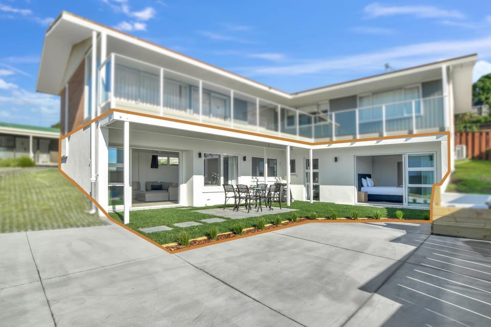 Property building, Patio, Spring, Day, Garden, Garden view
