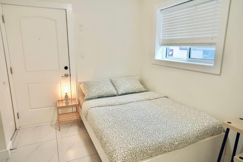 3 Beds Entire House w 1 free Parking - Good location House in Vancouver