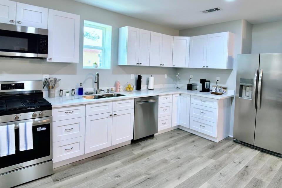 Modern 4BR Easy Access to Top Attractions House in New Orleans