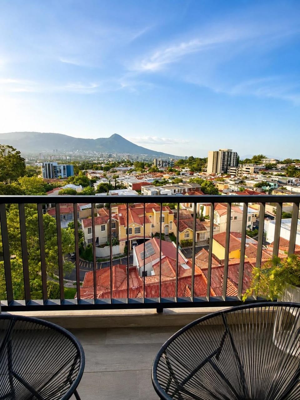 Natural landscape, View (from property/room), Balcony/Terrace, City view, Mountain view