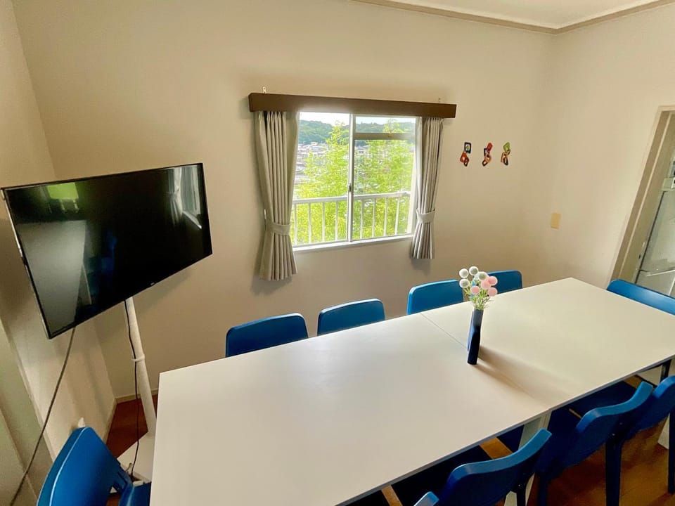 TV and multimedia, Dining area