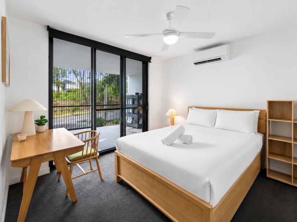 Elevated 3-Bed Apartment Close to Brisbane River Apartment in Indooroopilly