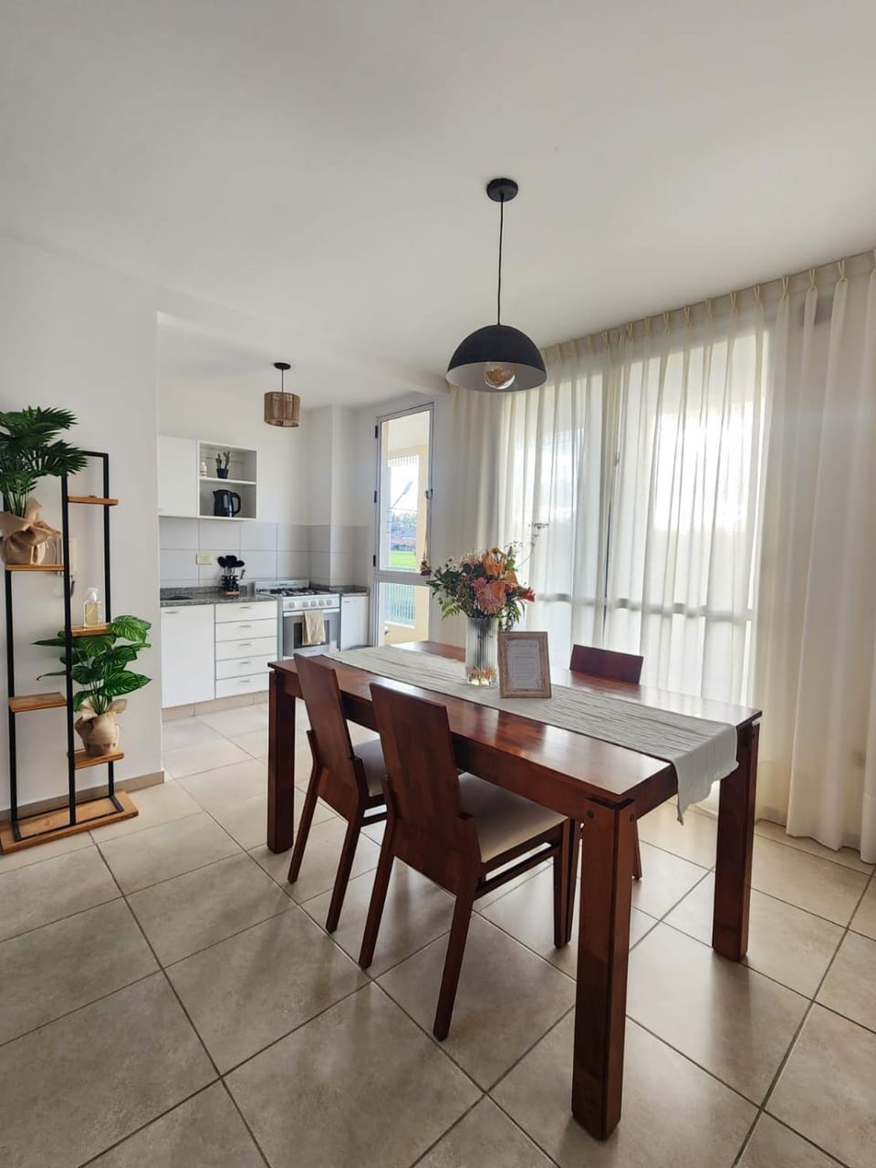 Kitchen or kitchenette, Seating area, Dining area