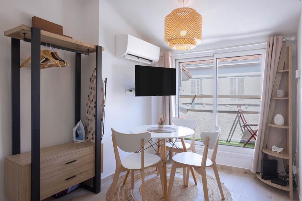 Studio Chanel - central, balcon, clim, proche Palais&Plages Apartment in Cannes