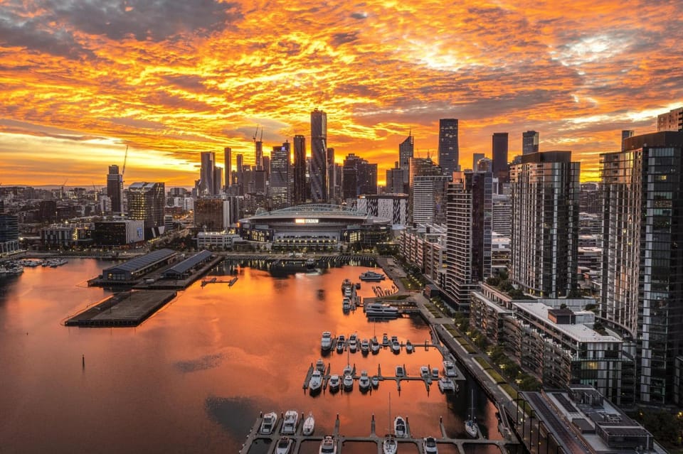 High-Rise 1-Bed Apartment Near Southern Cross Apartment in Melbourne