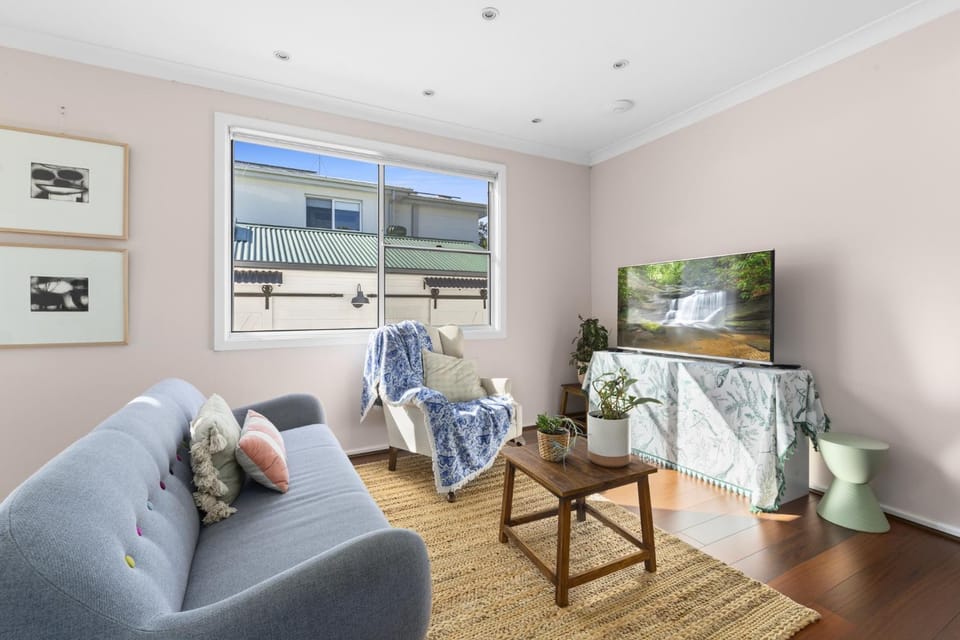Botany Retreat 2-Bed Granny Flat With Pool House in Mascot
