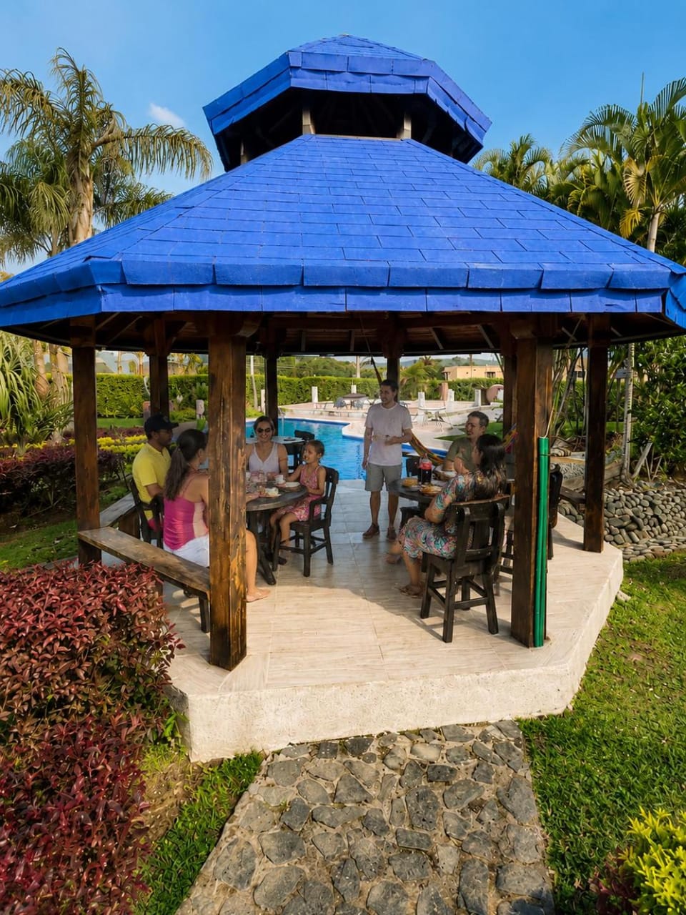 Patio, Spring, Dining area, sunbed