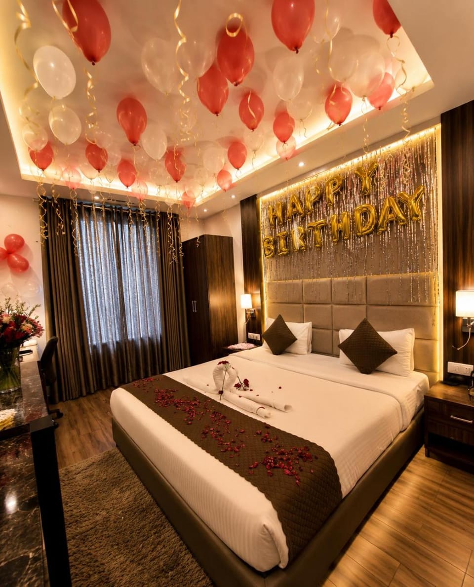 Bed, Photo of the whole room, Bedroom, wedding