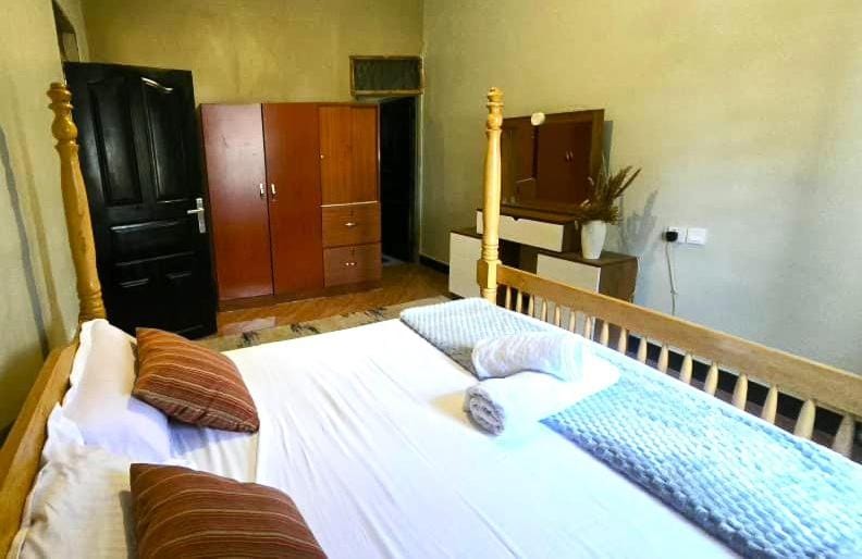 Roadhouse Apartment in Uganda