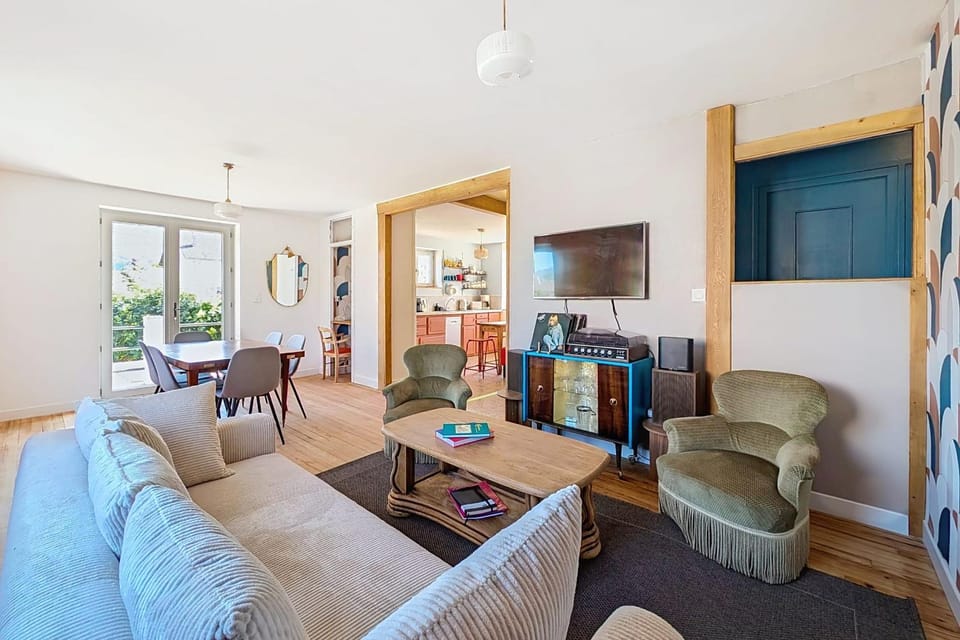 L'ESCALE RÉTRO Vintage charm by the lake Apartment in Auvergne-Rhône-Alpes