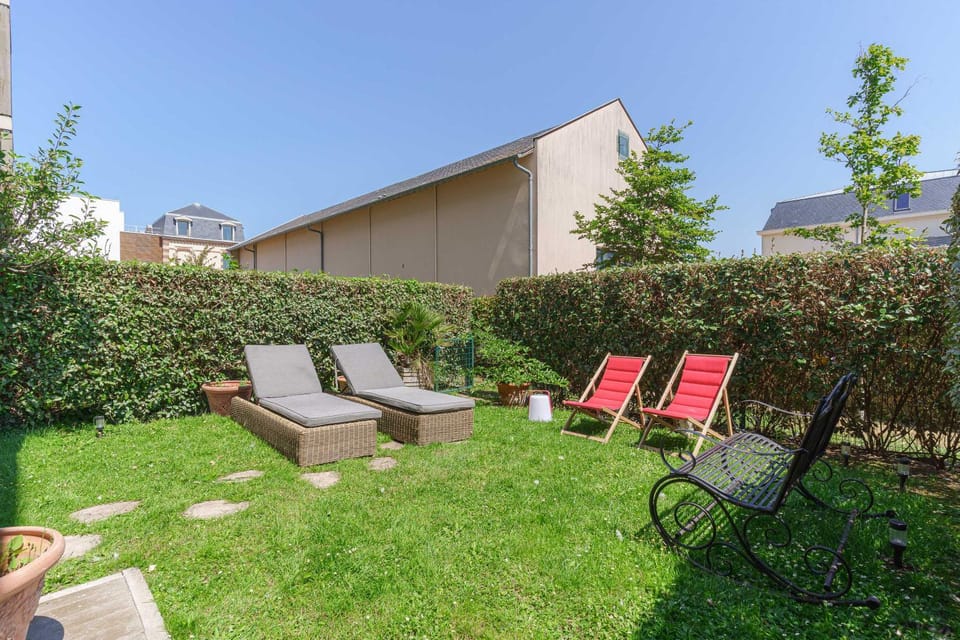 Garden, sunbed
