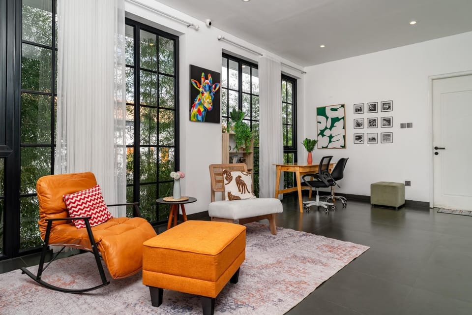 Living room, Seating area, Dining area