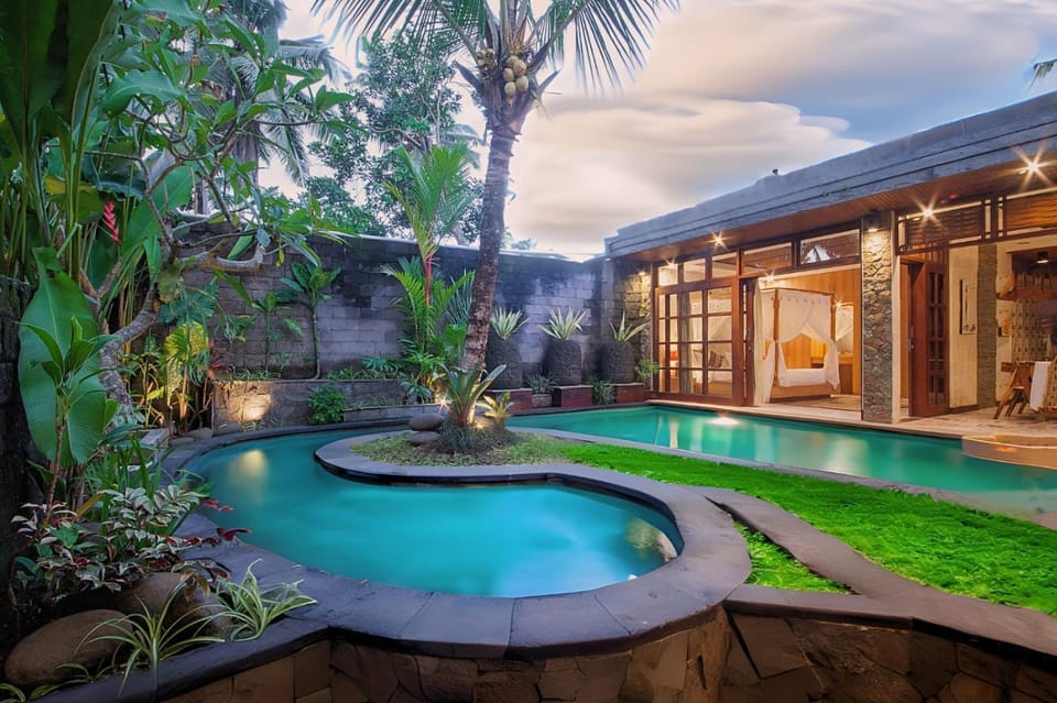 Natural landscape, Garden, Garden view, Pool view, Swimming pool, Swimming pool
