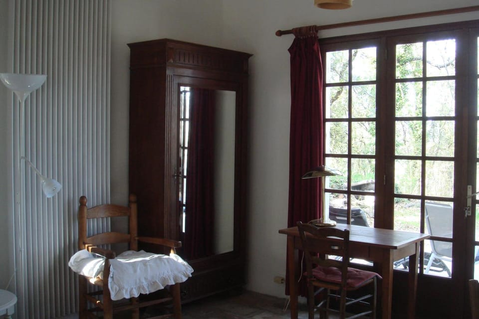 A l'Ombre des Chênes House in Lacoste