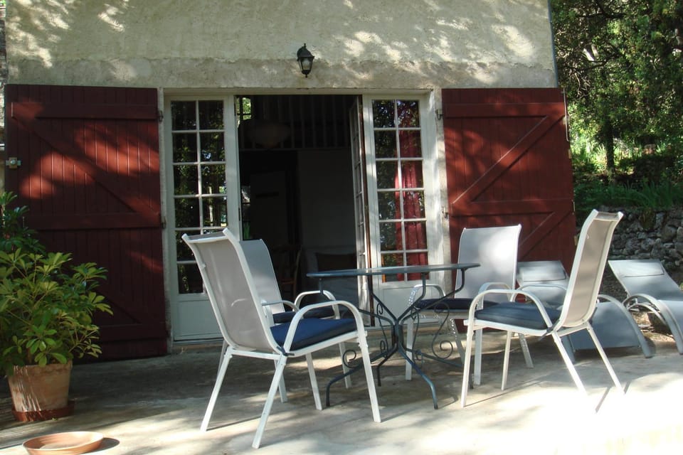 A l'Ombre des Chênes House in Lacoste
