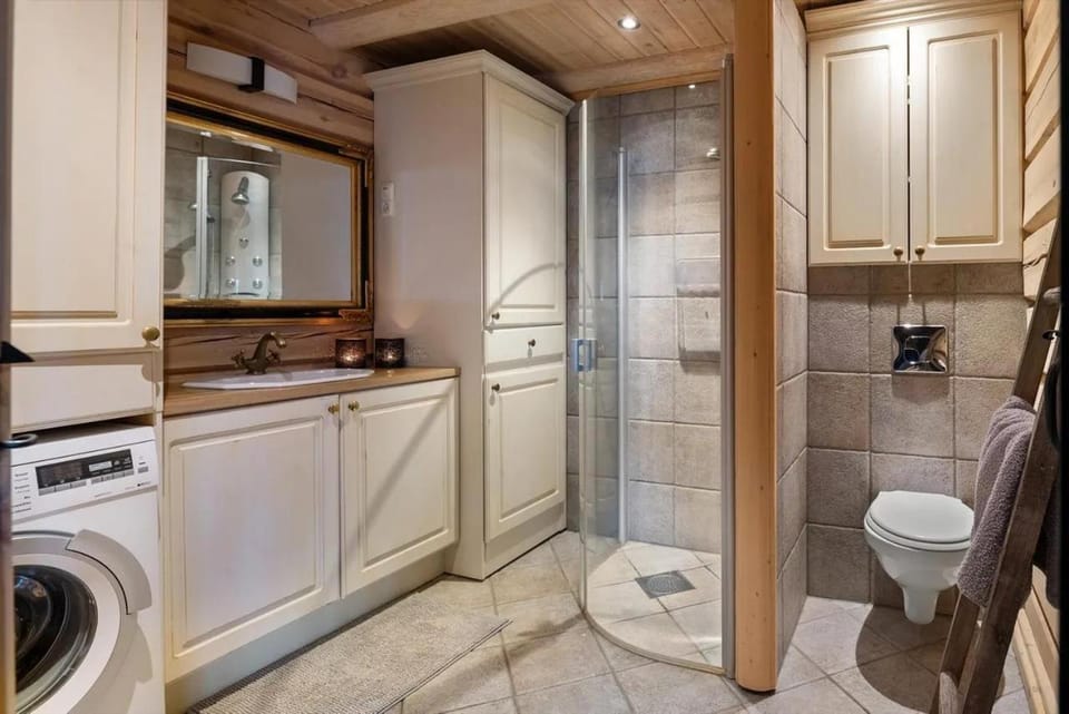 Shower, Toilet, Bathroom, washing machine, dryer