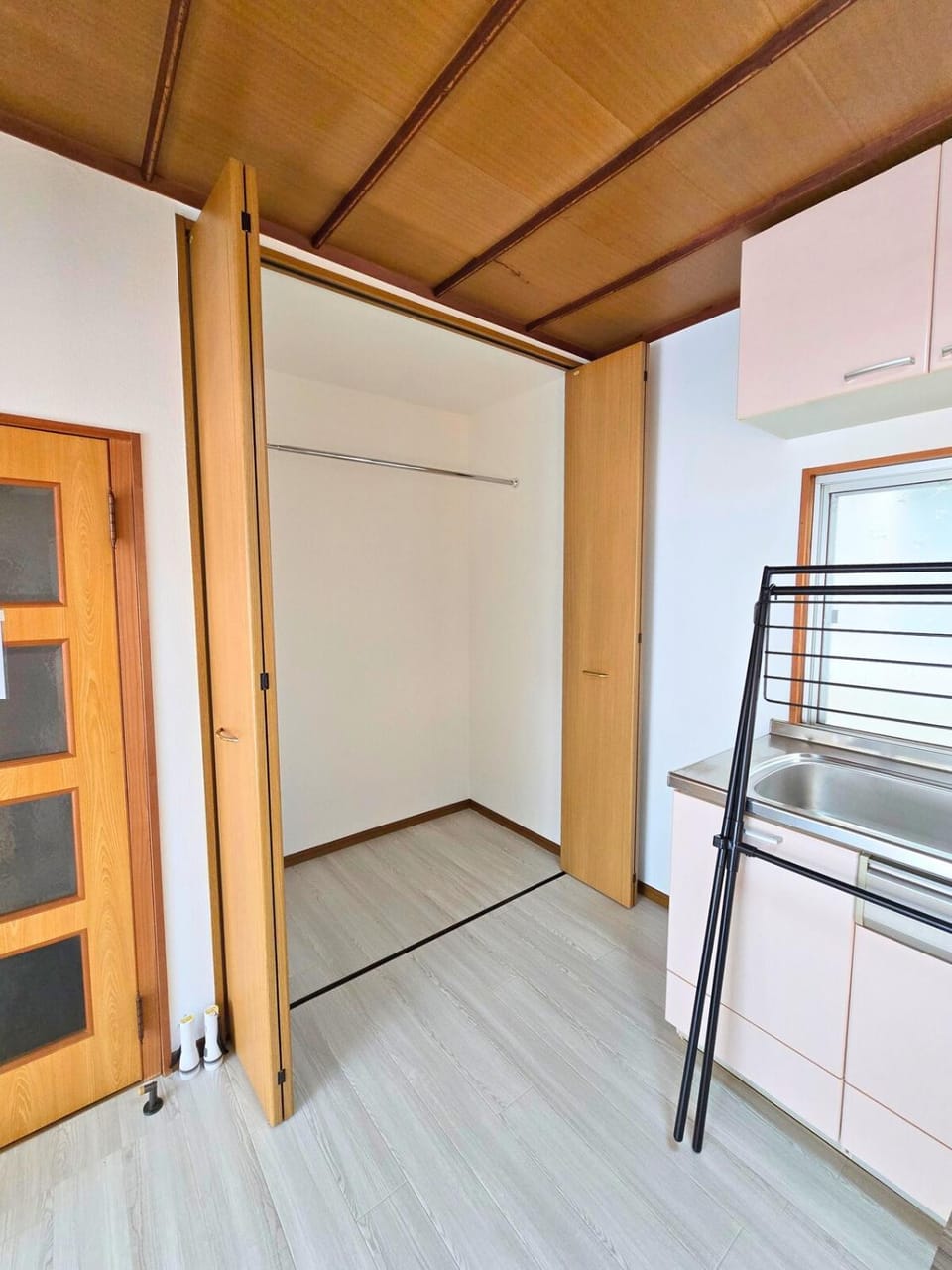 トレジャーボックス酉島 Apartment in Osaka