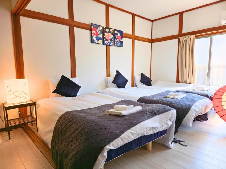 トレジャーボックス酉島 Apartment in Osaka