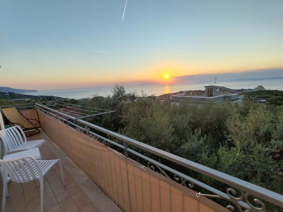 Natural landscape, View (from property/room), Balcony/Terrace, Mountain view, Sea view, Sunrise, Sunset