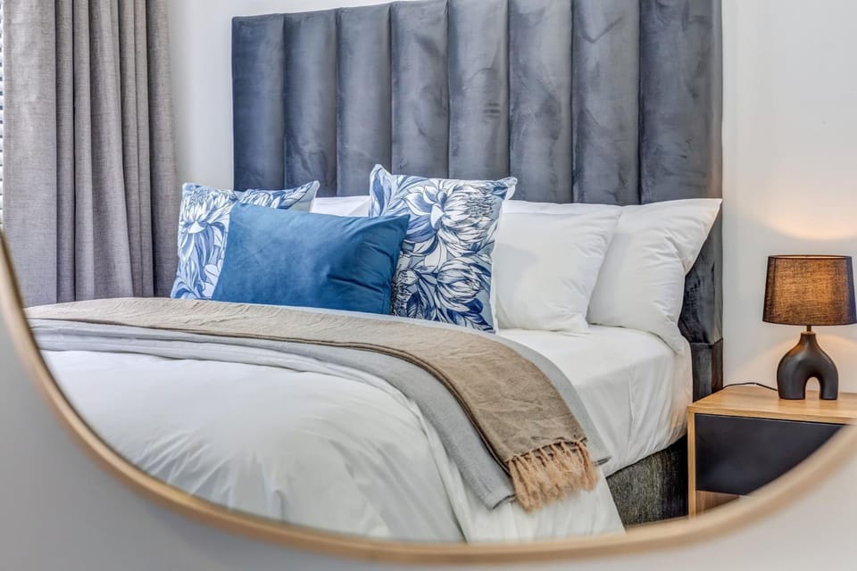 Urban Retreat 1Bed 1Bath in Sandton Apartment in Sandton