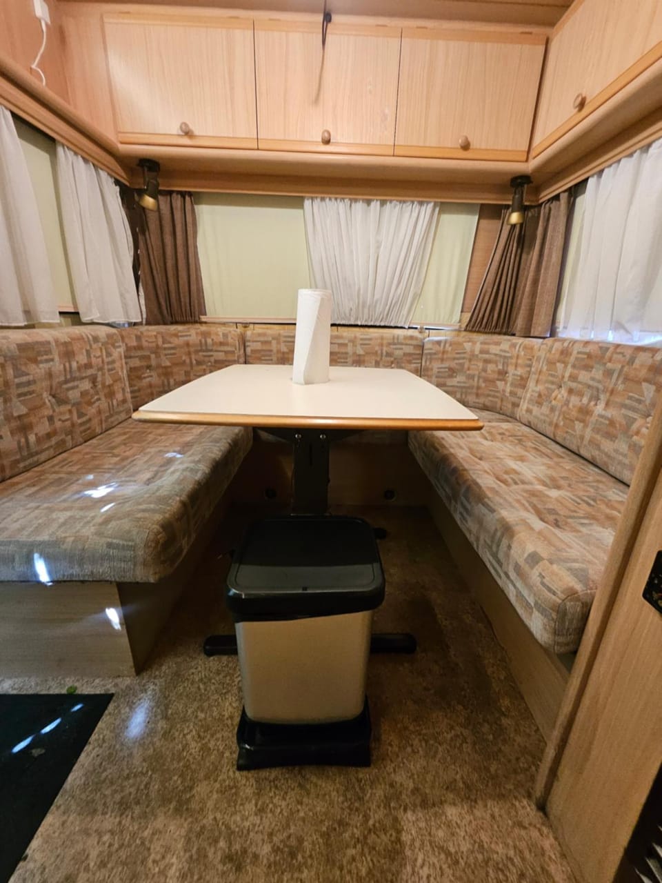Full Service Caravan 2 Apartment in Capital Region of Denmark