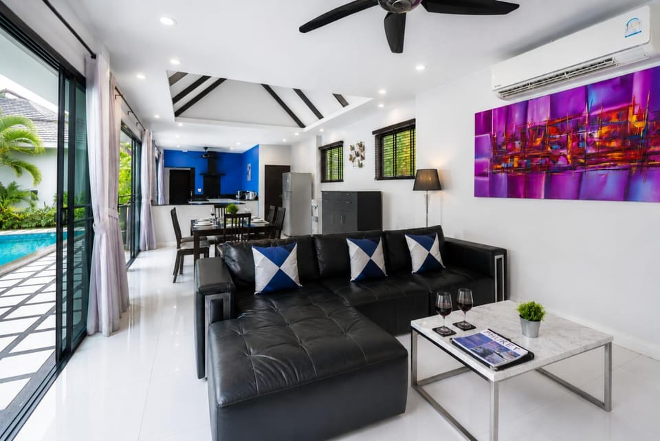 TV and multimedia, Living room, Dining area, Pool view, Swimming pool, sunbed
