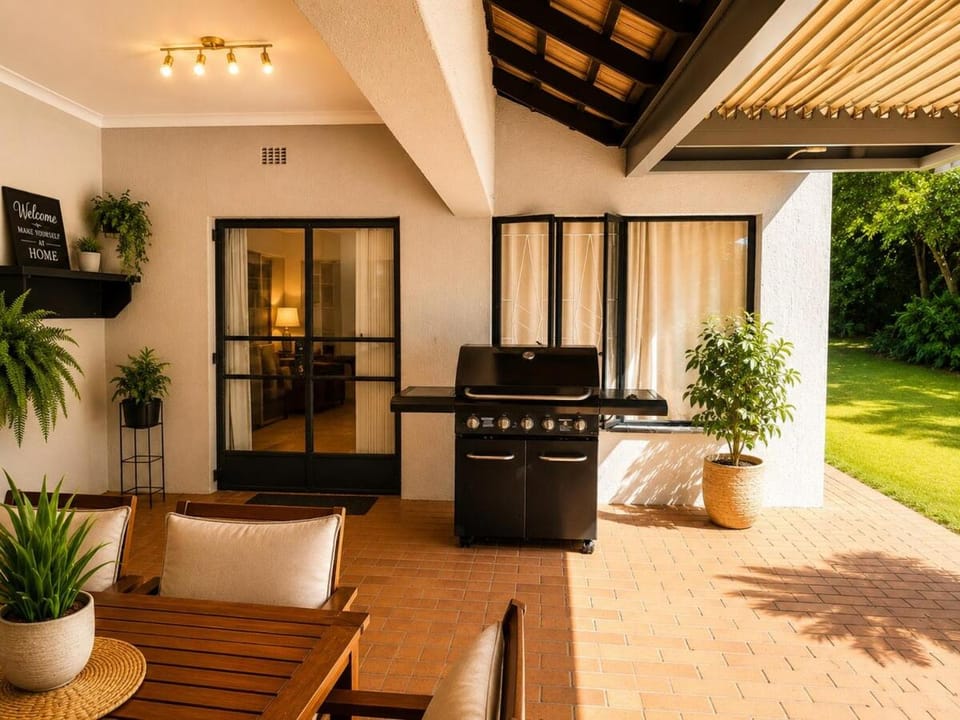 44onH King room, garden & pool views & air-con Bed and Breakfast in Sandton