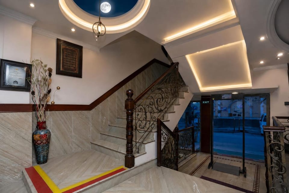 Property building, Pool view, Swimming pool